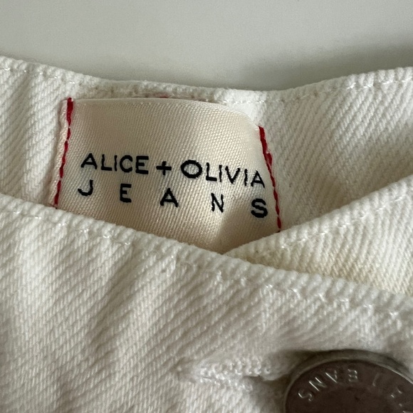 Alice + Olivia Ecru Denim Shorts with Front Pleats, Size 24 - Picture 2 of 3